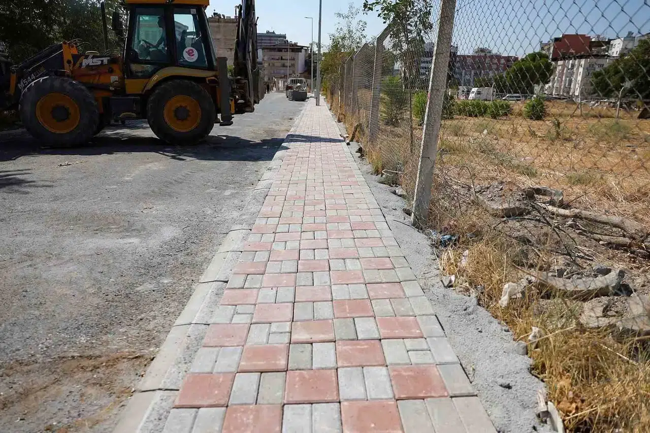 Efeler’in sokaklarına modern dokunuş: Yedi Eylül Caddesi’nde hummalı çalışma