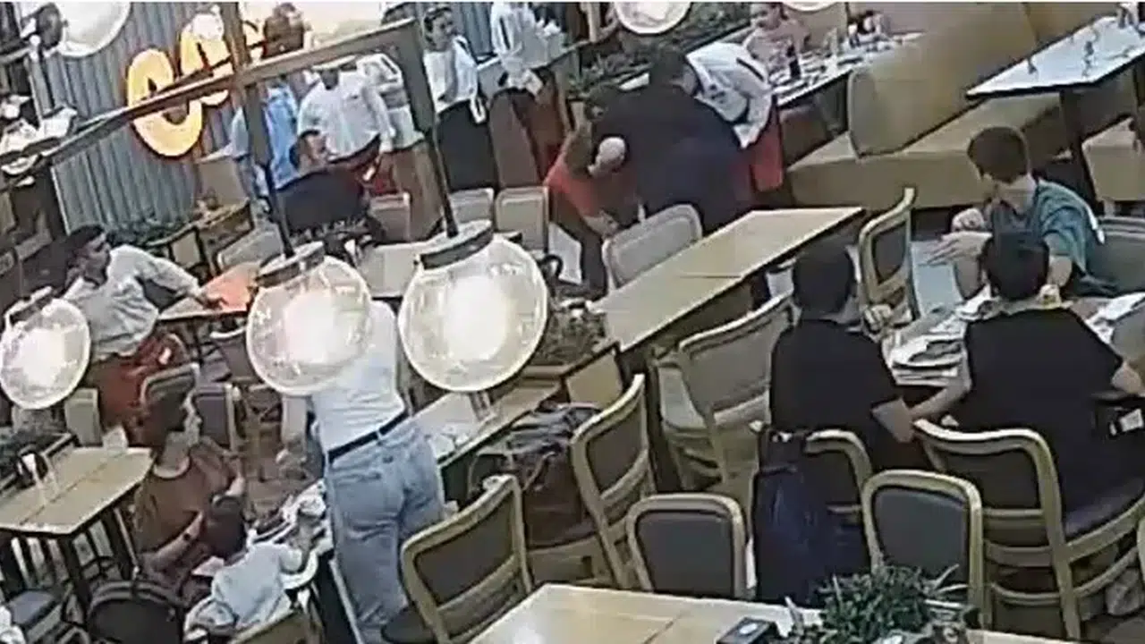 Restorandaki ’tereyağı şovu’ 2 yaşındaki bebeği ya