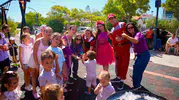 Çeşme’de yenilenen parklarda yaz boyu şenlik var