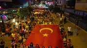 Dikili’de 30 Ağustos coşkusu meydanlara taştı
