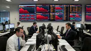 Finansal merkezlerde belirsizlik artarken, Fed ve enerji fiyatları piyasaları etkiliyor