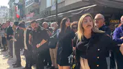 İzmir'deki eylemde skandal müdahale: Partililer gazetecilere basın kartı sordu