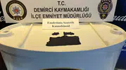 Demirci yolunda zehir tacirine geçit yok: Bin içimlik uyuşturucuyla yakalandı