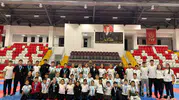Karate minderinde Manisa fırtınası: 63 madalyayla gelen zafer