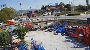 Bayındır'da korku dolu anlar: Kamyonetin altında kalmaktan saniyelerle kurtuldu