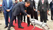 Alaşehir’de bilim rüzgarı: Robot köpek Logi öğrencilerin gözdesi oldu