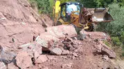 Efeler'de yağışın izleri silindi: Kapanan yollar trafiğe açıldı