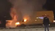 Cankurtaran yolunda korku dolu anlar: Kargo aracı alevlere teslim oldu