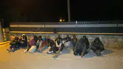 Urla sahilinde gece operasyonu: Radara yakalanan 16 kaçak göçmen gözaltına alındı