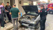 Efeler'de korku dolu anlar: Seyir halindeki araç alevlere teslim oldu