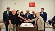 Aydın'da vefa günü: Vali Varol huzurevi sakinlerini yalnız bırakmadı