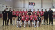 Turgutlu’da voleybol rüzgarı zirveye taşıdı: Sultanlar namağlup lider