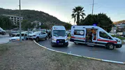 Söke'de kavşak kazası: İki araç birbirine girdi, yaralılar var