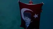 Akyaka'nın masmavi sularında 29 Ekim coşkusu: Türk bayrağını derinliklerde dalgalandırdılar