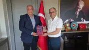 Aliağa’nın dokuma mirası raflardaki yerini aldı: Helvacı Kilimi artık kitaplarda yaşıyor
