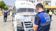 Torbalı’da tarım işçilerinin can güvenliği için şafak operasyonu: Korsan servisler trafikten men edildi