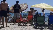 Çeşme’de şemsiye krizi: İşletme ile tatilci arasında yumruklu kavga