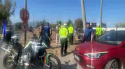 Aydın'da trafik kazası: Otomobil aydınlatma direğine çarptı