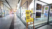 Otobüs beklerken sanat molası: Futbol tutkusu karikatürle terminale taşındı