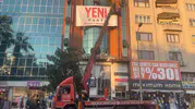 Denizli siyasetinde hareketli saatler: Yeni Parti tabelası eski binada yükseldi