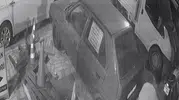 Sürücü kursu önünde soğukkanlı hırsızlık: İki genç motosikleti böyle götürdü