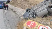 Bayat'ta Kontrolden Çıkan Otomobil Refüje Devrildi: 2 Yaralı