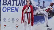 Aliağalı Merve Nisa zirveye çıktı: İstiklal Marşı’nı Gürcistan’da dinletti