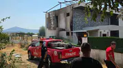 Milas'ta korkutan yangın: Ekipler alevlerin eve sıçramasını son anda önledi