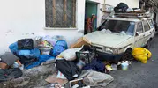 Konak’ta çöp ev kabusu: Mahalleli isyan bayrağını açtı