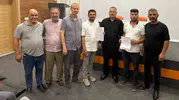Kula Belediyesi'nde kriz: Komisyon üyeleri kapı dışarı edilince toplantıyı sokakta yaptılar