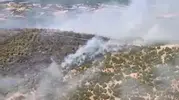 Gördes’te alevlere 4 saatlik set: 6 uçak ve 7 helikopterle müdahale