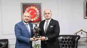 Aydın’ın Gururu Yeni Başsavcıya Tanıtıldı: İncir ve Efe Heykeli Takdimi