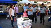 Kuşadası'nda pazar alışverişine zabıta güvencesi: Tartı noktaları devrede