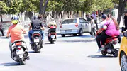 Muğla yollarında iki teker hakimiyeti: Otomobilleri geride bıraktılar