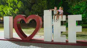 İzmir’in kalbinde sanat rüzgarı: Levent Yüksel ve Salih Bademci izleyiciyi büyüledi