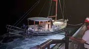 Marmaris açıklarında korku dolu anlar: Sürüklenen yelkenliyi Sahil Güvenlik kurtardı