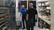 Efeler sofralarındaki güveni denetimle tescilledi: Fırınlarda gramaj ve hijyen mesaisi
