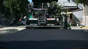 Salihli’de Çiçek Caddesi’ne konforlu ulaşım için 3 bin ton asfalt