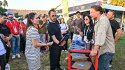 İzmir Fuarı'nda kartondan tekneler suya iniyor: Genç mühendislerin yaratıcılık sınavı