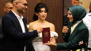 Bakan Göktaş'tan genç çifte çifte mutluluk: Hem nikah şahidi oldu hem de devletin desteğini hatırlattı