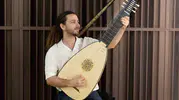 Saraylardan gelen kadim tını: 400 yıllık teorbo İzmir sahnesinde yeniden doğuyor