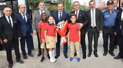 Salihli'de ders zili coşkuyla çaldı: Minik öğrencilerin gösterisi büyüledi