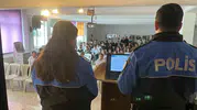 Gençlerin güvenliği için sahaya indiler: Polislerden lise öğrencilerine özel eğitim