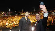 Manisa’da 8 Eylül gururu: Meydanlar Semicenk’in şarkılarıyla yankılandı