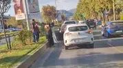 Menteşe’de trafik kilitlendi: Üç araç birbirine girdi