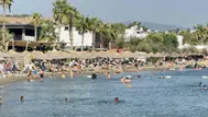 Bodrum’da kavurucu sıcak: Plajlar boşaldı, deniz doldu