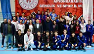 Afyonkarahisar'da curling heyecanı zirvede: Şimşek rüzgarı esti