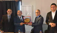 48 yıllık emeğinin karşılığını vatanına adadı: İmamdan duygulandıran bağış