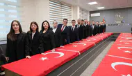 Denizli'de 43 kamu çalışanı için tarihi gün: Bayrak üzerine yemin ederek kadroya geçtiler