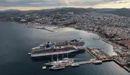 Kuşadası limanında kruvaziyer bereketi: 6 bin ziyaretçi şehre ayak bastı